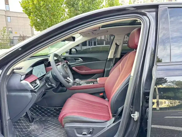 Hongqi H5 — Фото автомобиля 4