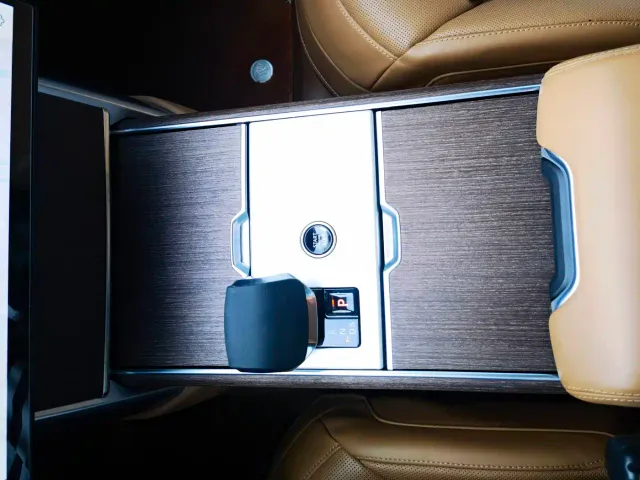 Land Rover Range Rover — Фото автомобиля 13