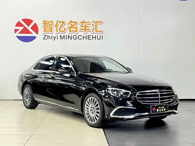 Mercedes-Benz E-Class — Фото автомобиля 3