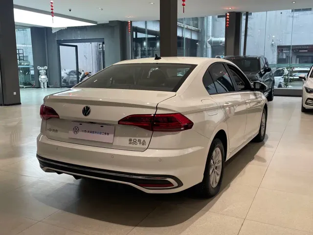 Volkswagen Bora — Фото автомобиля 7