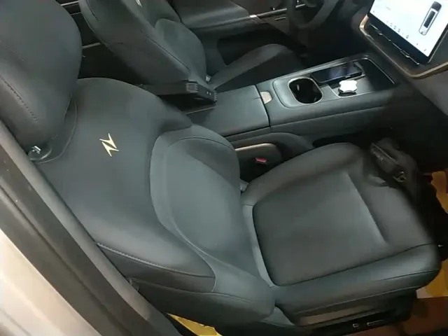 Dongfeng eπ 008 — Фото автомобиля 24