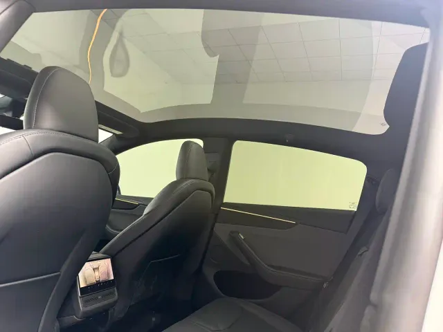 Tesla Model Y — Фото автомобиля 5