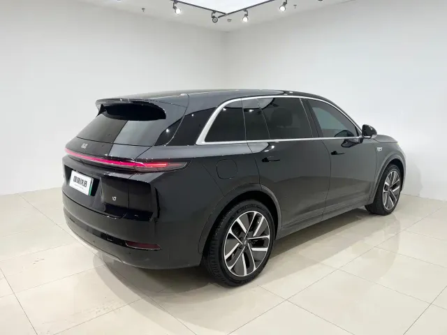 Li Auto L7 — Фото автомобиля 6
