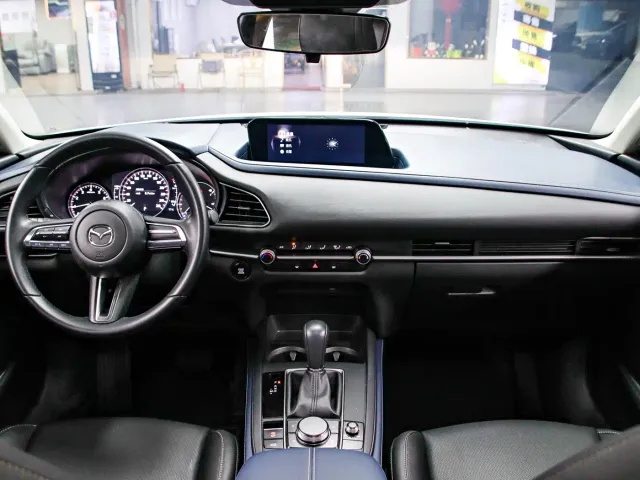 Mazda CX-30 — Фото автомобиля 4