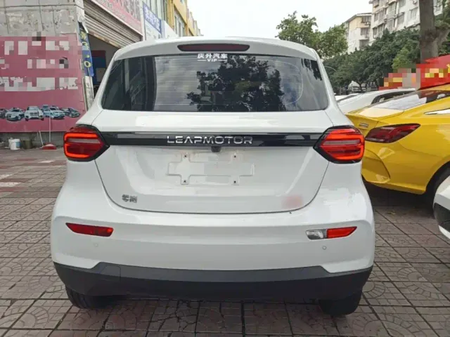 Leapmotor T03 — Фото автомобиля 5