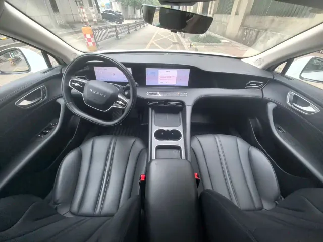 Roewe D7 — Фото автомобиля 12