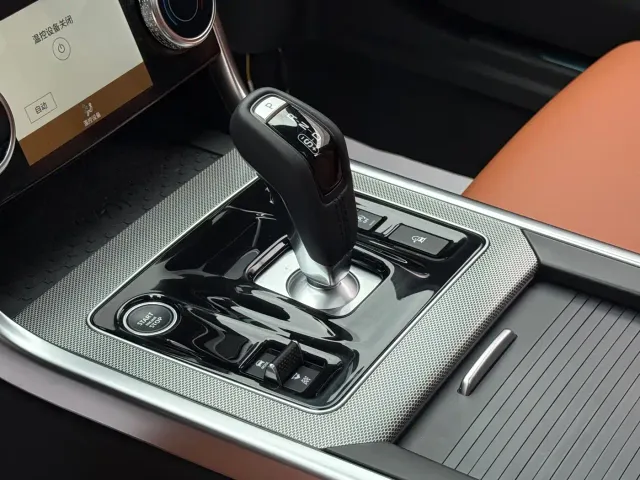Jaguar XEL — Фото автомобиля 17