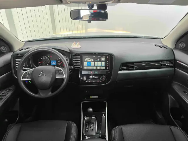 Mitsubishi Outlander — Фото автомобиля 17