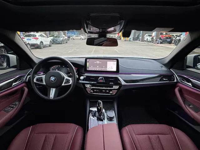 BMW 5 Series — Фото автомобиля 11