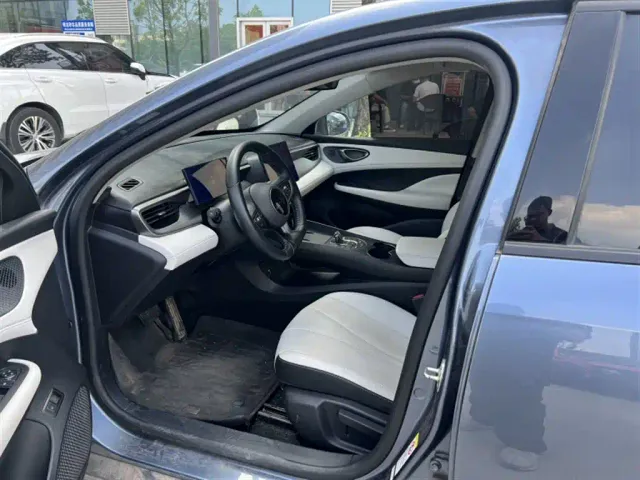 BYD Seal 05 DM-i — Фото автомобиля 5