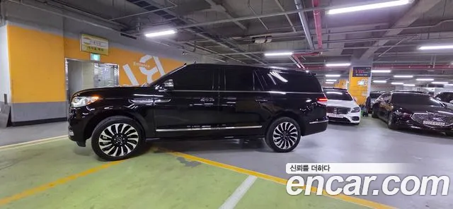 Lincoln Navigator 4th Gen — Фото автомобиля 5
