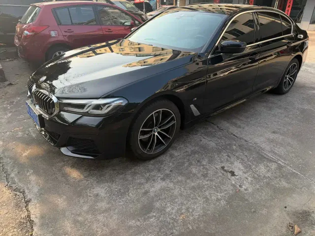 BMW 5 Series — Фото автомобиля 3
