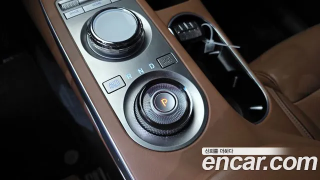 Genesis GV70 — Фото автомобиля 9