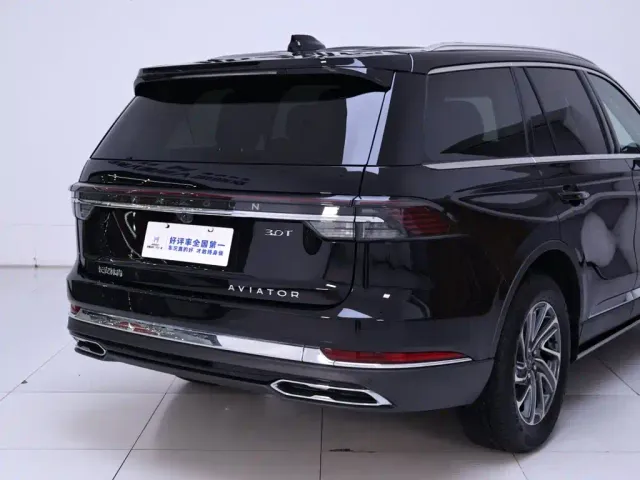 Lincoln Aviator — Фото автомобиля 8