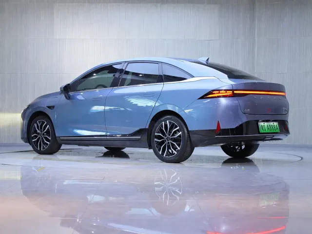 Xpeng P5 — Фото автомобиля 5