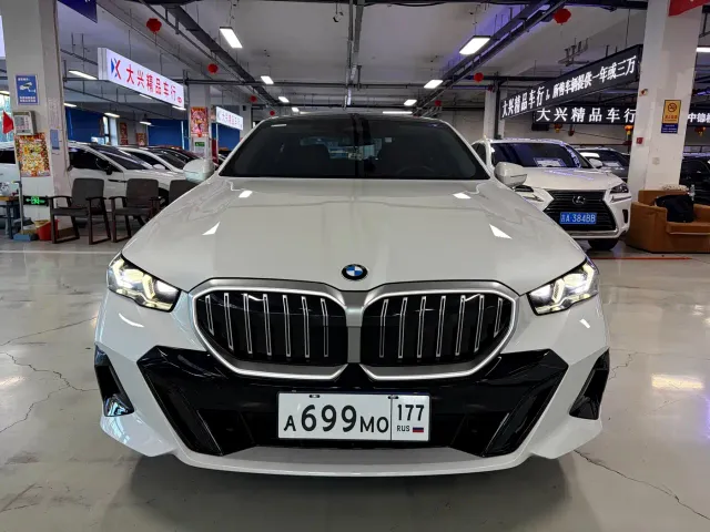 BMW 5 Series — Фото автомобиля 2