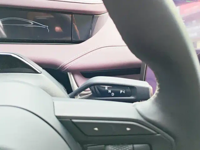 Xiaomi SU7 — Фото автомобиля 16