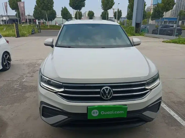 Volkswagen Tiguan L — Фото автомобиля 2