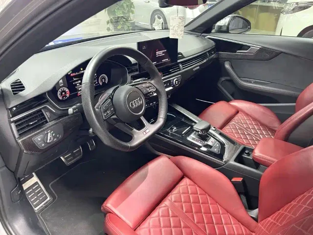 Audi S4 — Фото автомобиля 8