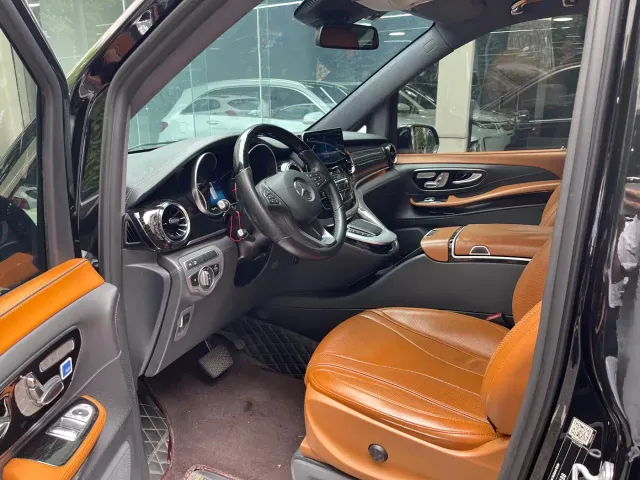 Mercedes-Benz V-Class — Фото автомобиля 6