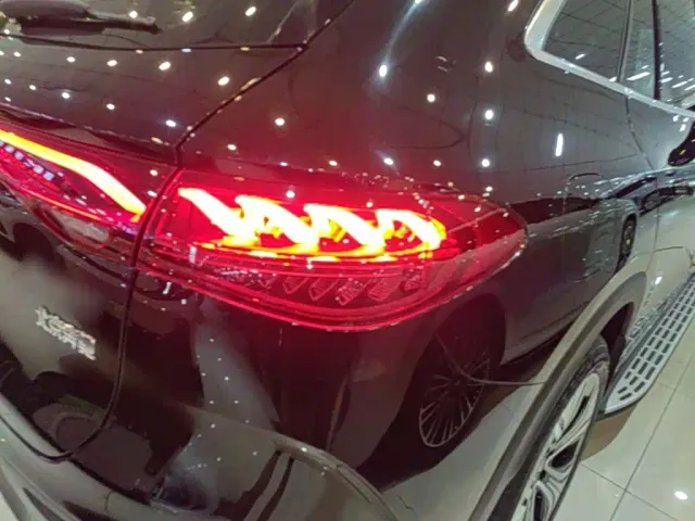 Mercedes-Benz EQE SUV — Фото автомобиля 7