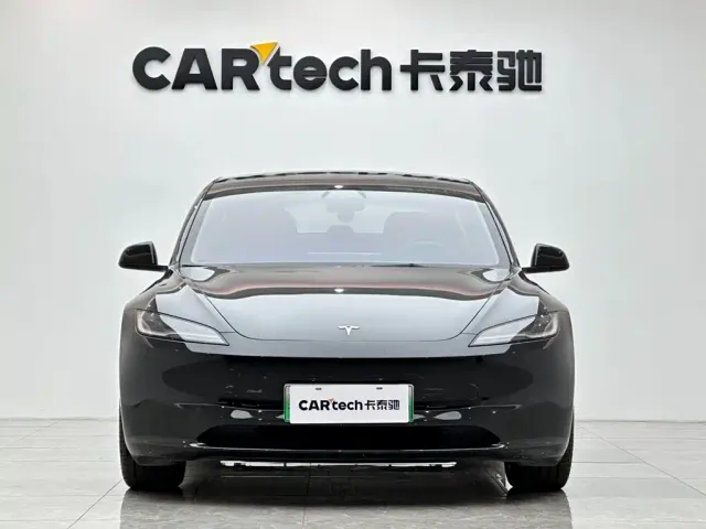 Tesla Model 3 — Фото автомобиля 7