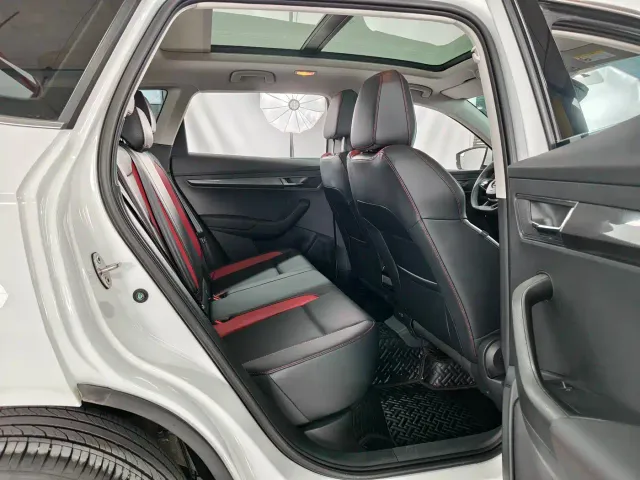 Skoda Karoq — Фото автомобиля 15