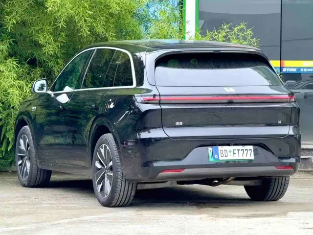 Li Auto L6 — Фото автомобиля 3