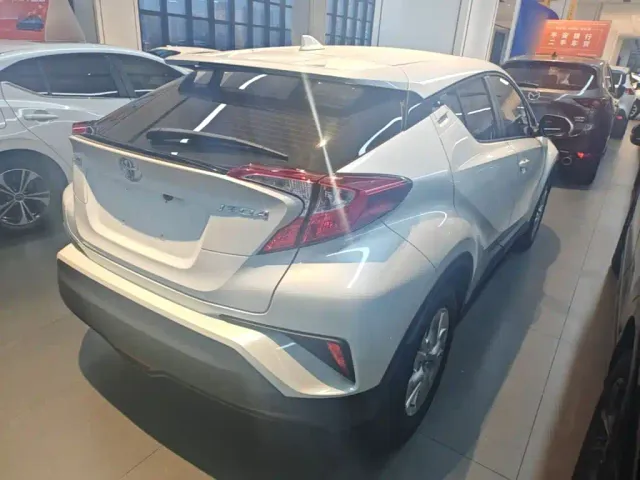 Toyota IZOA — Фото автомобиля 6