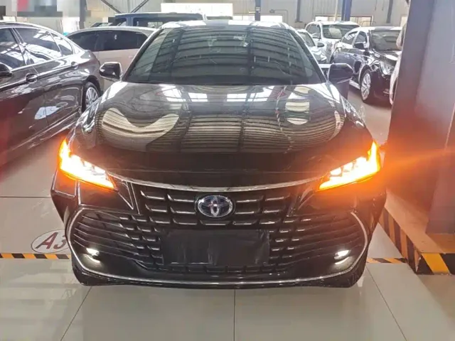 Toyota Avalon — Фото автомобиля 2
