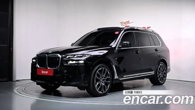 Фотография автомобиля — BMW X7 G07