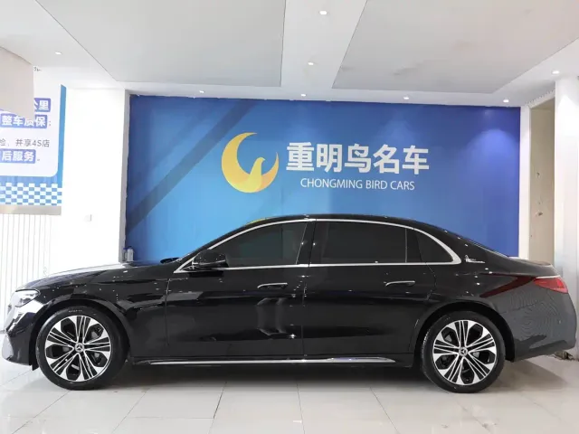 Mercedes-Benz E-Class — Фото автомобиля 4