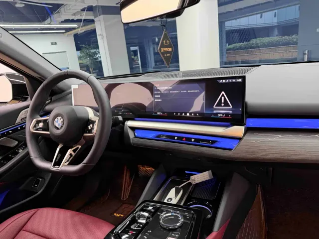 BMW 5 Series — Фото автомобиля 25