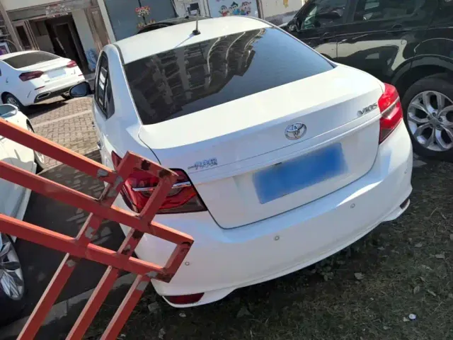 Toyota Vios — Фото автомобиля 4