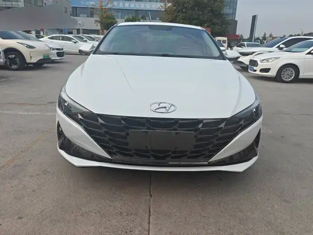 Hyundai Elantra — Фото автомобиля 2