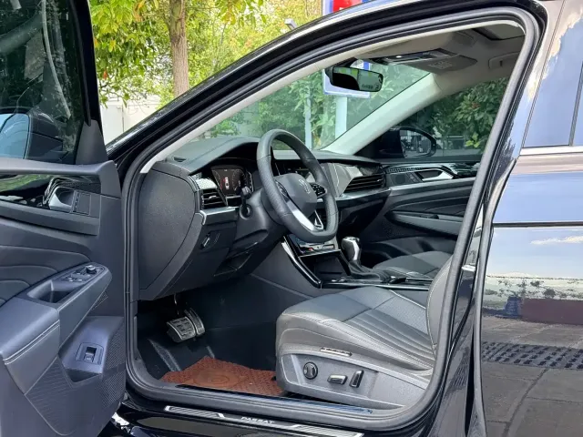 Volkswagen Passat — Фото автомобиля 7