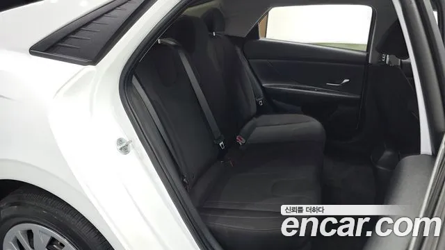 Hyundai AVANTE Avante (CN7) — Фото автомобиля 11