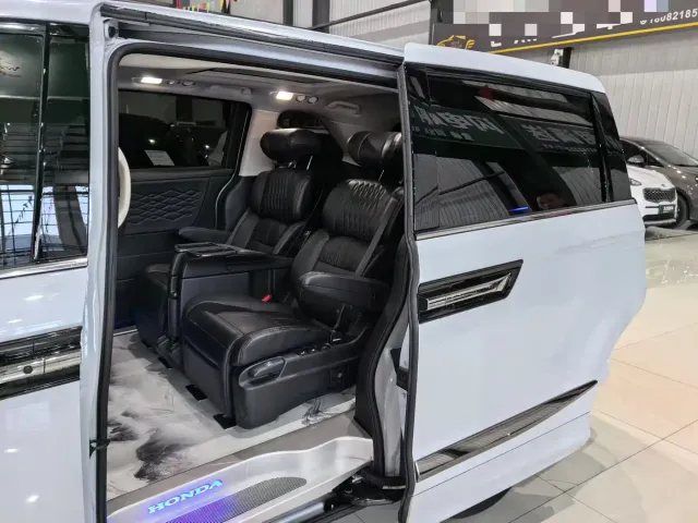 Honda Elysion — Фото автомобиля 4
