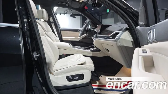BMW X7 — Фото автомобиля 24