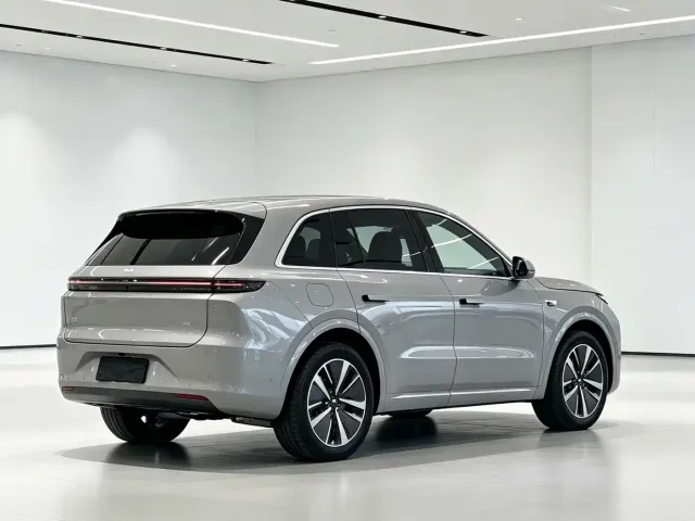 Li Auto L6 — Фото автомобиля 4