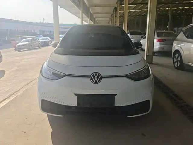 Volkswagen ID.3 — Фото автомобиля 2
