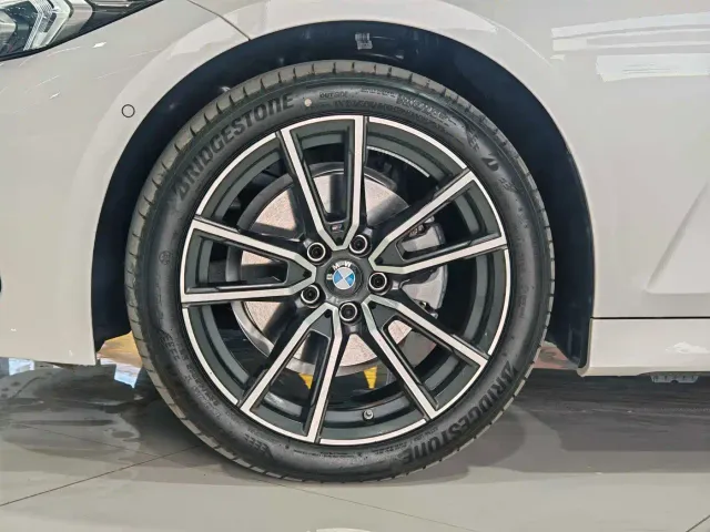 BMW 3 Series — Фото автомобиля 14