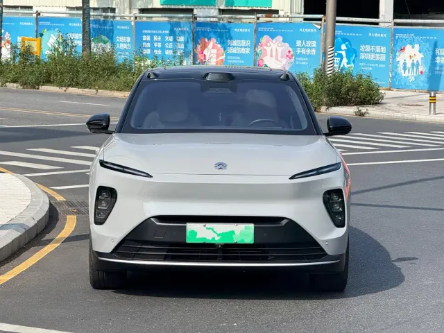 Nio ES8 — Фото автомобиля 2