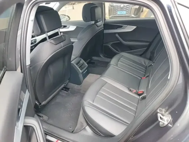 Audi A4L — Фото автомобиля 16