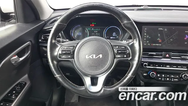 Kia Niro — Фото автомобиля 19