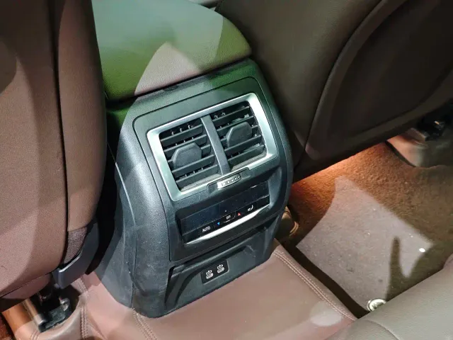 BMW iX3 — Фото автомобиля 16