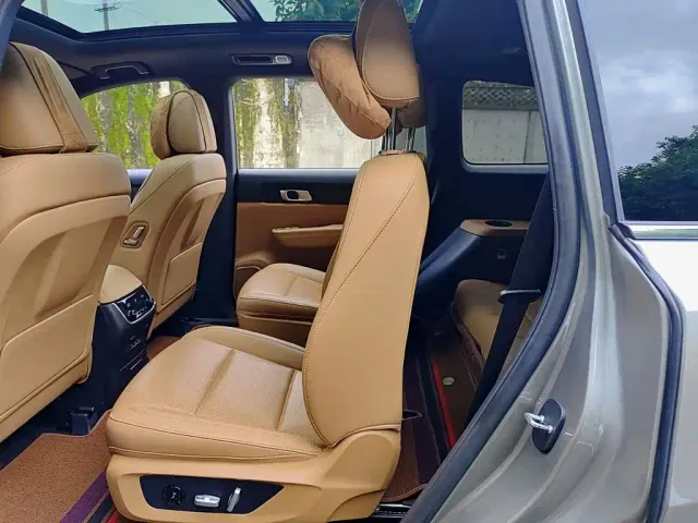 Li Auto ONE — Фото автомобиля 8