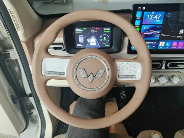 Wuling Motors Hongguang MINIEV 2024 3rd Gen 215km Advanced — Фото автомобиля 10