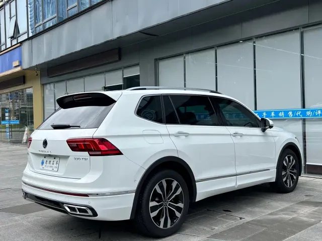 Volkswagen Tiguan L — Фото автомобиля 13