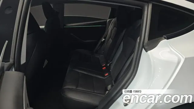 Tesla Model 3 — Фото автомобиля 18